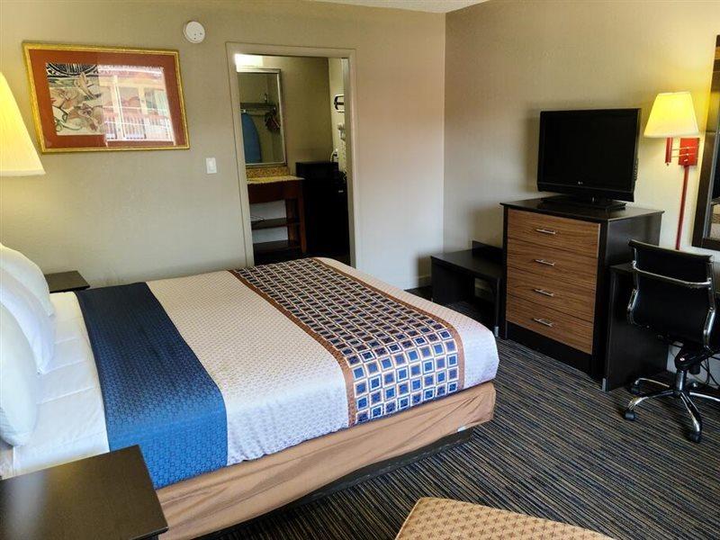Travelodge By Wyndham Williamsburg Colonial Area Exterior photo